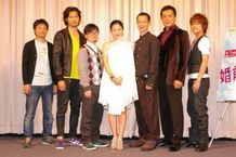『婚前特急』完成披露試写会に登壇した、左から、前田弘二監督、青木崇高、浜野謙太(SAKEROCK)、吉高由里子、加瀬亮、榎木孝明、吉村卓也
