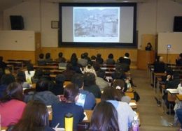 世界のクルド人写真を撮り続けている写真家の松浦範子氏は「クルドの人びと」と題した講演を行った