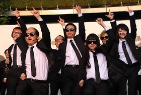 吉本坂46が主題歌を生披露！200人から歓声が上がった