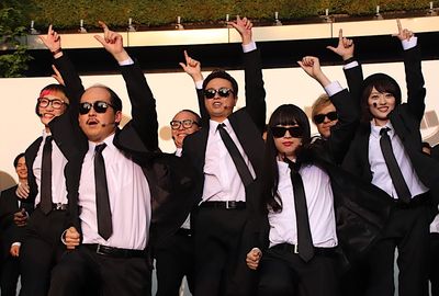 吉本坂46が主題歌を生披露！200人から歓声が上がった