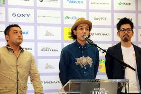 『イソップの思うツボ』を監督する上田慎一郎監督、浅沼直也監督、中泉裕矢監督