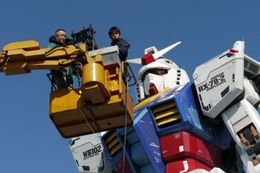 実物大ガンダムの勇姿が3D映像で楽しめる