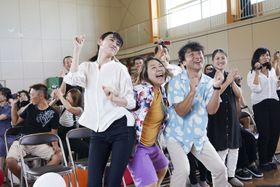 やしろ優、ムロツヨシを始めとする“クセモノ”たちもノリノリでダンス！ハッピーコメディミュージカル『ダンスウィズミー』