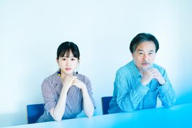 『旅のおわり世界のはじまり』の前田敦子と黒沢清監督