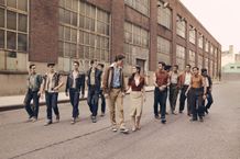 主役2人が見つめ合う…『ウエスト・サイド・ストーリー』からビジュアル到着！