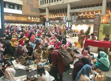 台北の駅で遭遇したインドネシアの学生たち