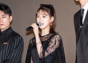 『ホットギミック ガールミーツボーイ』の初日舞台挨拶に登壇した乃木坂46の堀未央奈