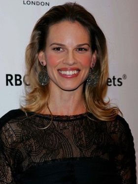 ヒラリー・スワンク、ファッションデザイナーに転身？