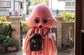 主人公の朔太郎が綴るSF小説の世界観も映像で再現。こんな宇宙人が出てくるエピソードも！