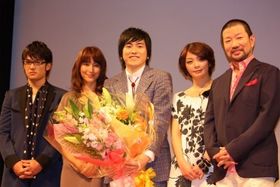 左から、高岡蒼甫、鈴木杏樹、村上純、田畑智子、木村祐一監督