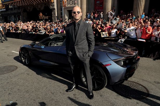 ジェイソン・ステイサムは劇中の愛車マクラーレン720sでクールに会場入り！
