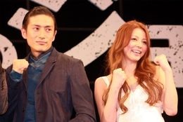 『あしたのジョー』の完成会見に登壇した伊勢谷友介と香里奈