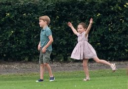 おてんばシャーロット王女、いまは従弟のアーチーにご熱心!?