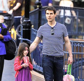 トム・クルーズ娘のスリが美しく成長！