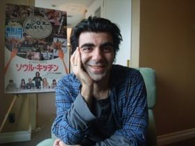 「ハンブルグは隠れたり、守ってくれたり、バイクで回る。自分が慣れ親しんだもの全てがあります」と語ったファティ・アキン監督