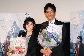 『新聞記者』の大ヒット御礼舞台挨拶に主演2人が登壇！
