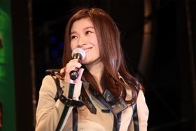 ミシェル・ゴンドリー監督にベタ褒めされて大喜びの篠原涼子