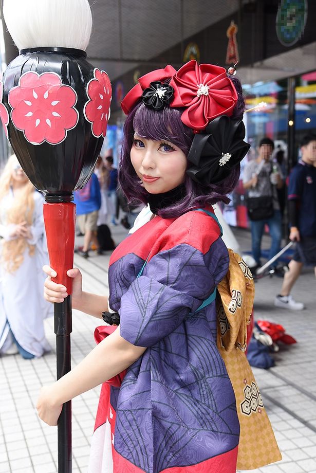 「Fate/Grand Order」の葛飾北斎に扮する りりなさん