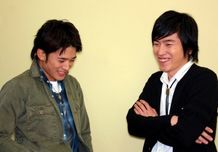 『ワラライフ!!』で共演した村上純(右)と高岡蒼甫