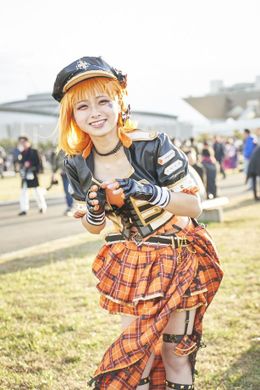 いよいよ今週末！「コミケ96」のポイントは？(「ラブライブ！サンシャイン！！」の高海千歌に扮した、ゆずみさん)