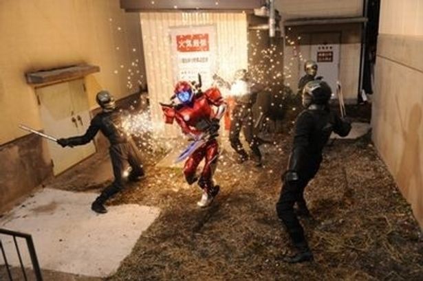仮面ライダーアクセルに変身して反撃！アクションシーンは監督も務めた坂本浩一が自ら指導