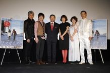 『ワラライフ!!』初日舞台挨拶に登壇した一同