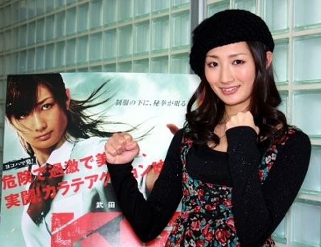 美人“空手スター”武田梨奈が、骨折にもめげなかった撮影秘話を語る