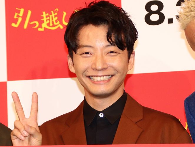 星野源が客席から登場するサプライズに、会場が大熱狂！飯尾和樹の役者力を絶賛