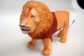 ライオンの姿をしたナルニアの創造主・アスランがペーパークラフトになって登場
