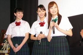 銭形結役の岡本杏理、銭形命役の岡本あずさ、銭形海役の大政絢が集結！（写真左から）