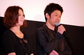 元夫婦の小泉今日子と永瀬正敏が夫婦役を演じた