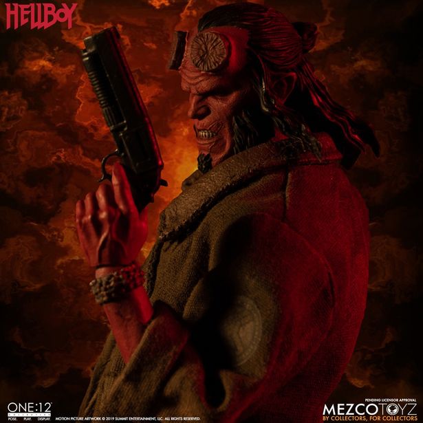 【写真を見る】あのダークヒーローはフィギュアでも極悪ルック！(「ワン12コレクティブ/ HELLBOY: ヘルボーイ 1/12 アクションフィギュア」)