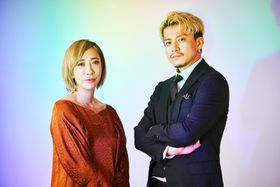 『人間失格 太宰治と3人の女たち』の小栗旬と蜷川実花監督