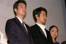 唐沢寿明（写真左）は竹野内 豊（写真右）を「さわやかでしょ！」と絶賛