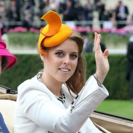 ベアトリス王女が恋人とイタリアでバカンスを満喫