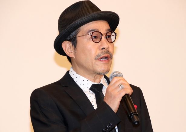 舞台挨拶に登壇した田口トモロヲ