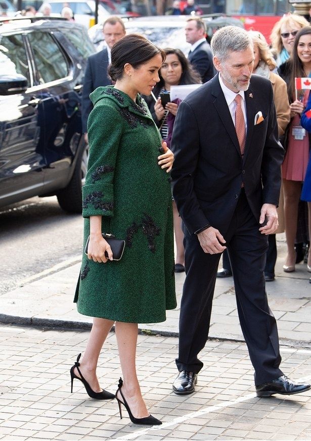 【写真を見る】他国ブランド多用のメーガン妃、英国ブランドはキャサリン妃の半分以下!?