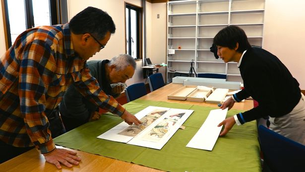 春画展の開催を目指す人の姿を追いながら忖度構造を浮き彫りにしていく