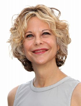 57歳でへそ出し＆腰パン!?