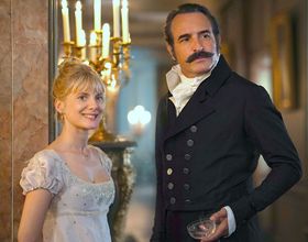 ジャン・デュジャルダンとメラニー・ロランのコミカルなかけ合いが楽しい！