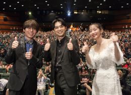 シッチェス・カタロニア国際映画祭での公式上映に吉沢亮、吉岡里帆、長井龍雪監督が登壇！