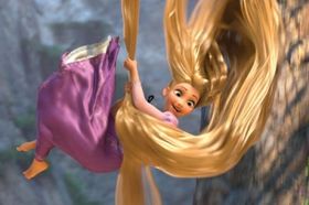 自分の髪をロープ代わりにして塔から降りてくるラプンツェル