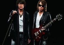 劇場版のみならず、過去にはテレビシリーズのオープニングテーマも担当。B'zと「名探偵コナン」との関わりは深い