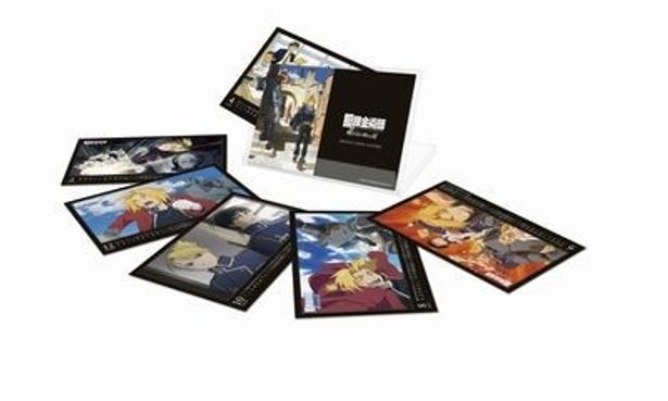 【写真】劇場前売券購入特典のオリジナルスクールカレンダー。数量限定なのでほしい人は早めに劇場へ！