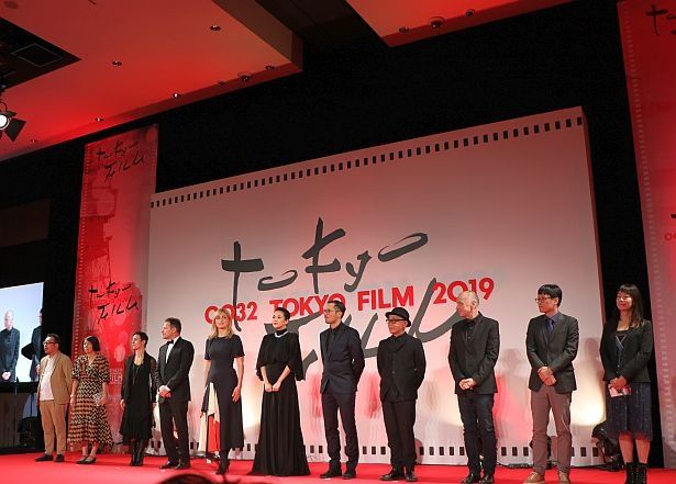 審査委員長らが挨拶