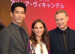 『アースクエイクバード』の来日記者会見が開催