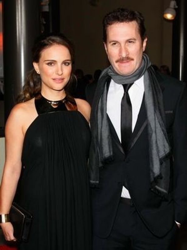 【写真】昨年の監督作『ブラック・スワン』(5月13日公開)ではナタリー・ポートマン(左)がアカデミー主演女優賞を獲得