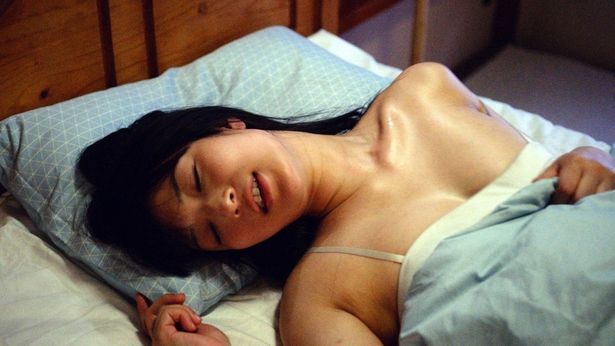 夢に悩まされながらも同時に陶酔しており…(『シオリノインム』) 