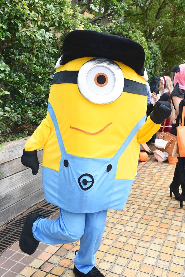 『ミニオンズ』のコスプレで参加した梅津幸さん