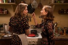 落とし物をきっかけに母子のように親しくなる女性たちを演じたイザベル・ユペールとクロエ・グレース・モレッツ(『グレタ GRETA』)